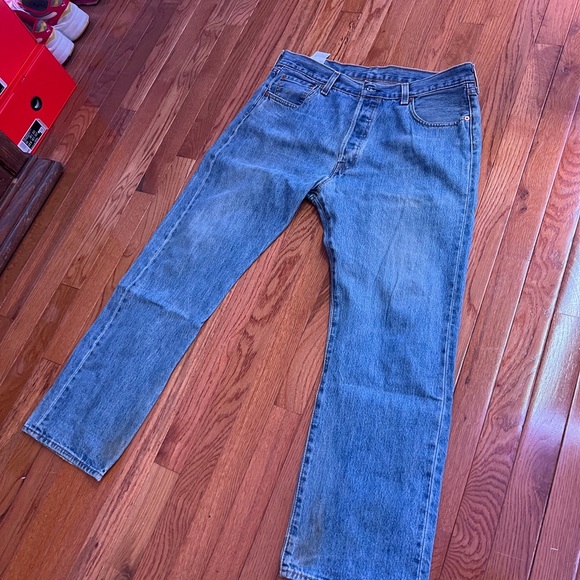 LEVIS Blue Jeans - Picture 3 of 5